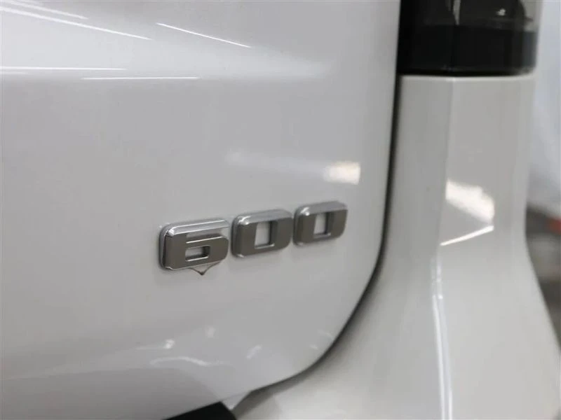 2022 Cadillac Escalade 5th Gen - Image 7 of 12