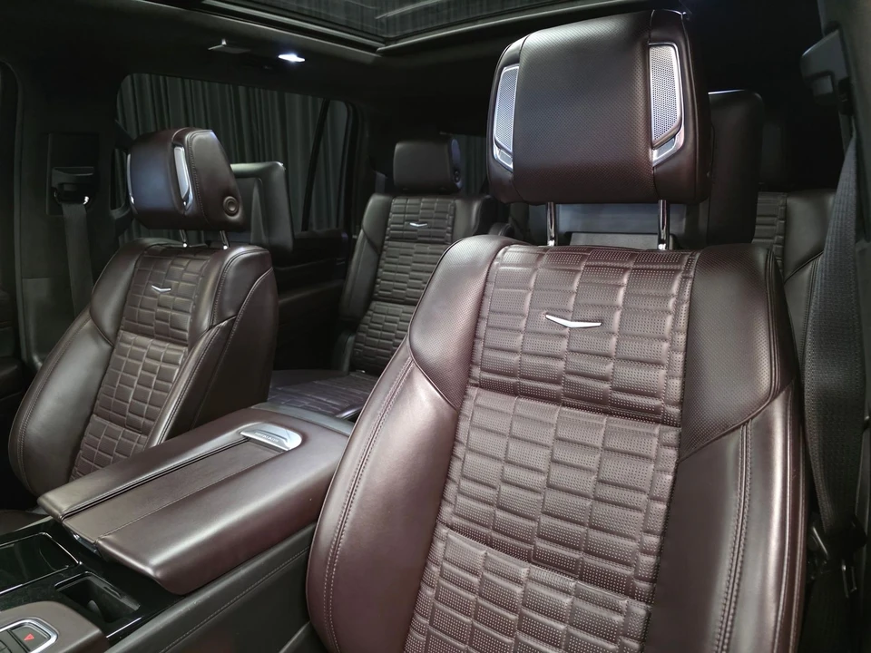 2022 Cadillac Escalade 5th Gen - Image 10 of 12