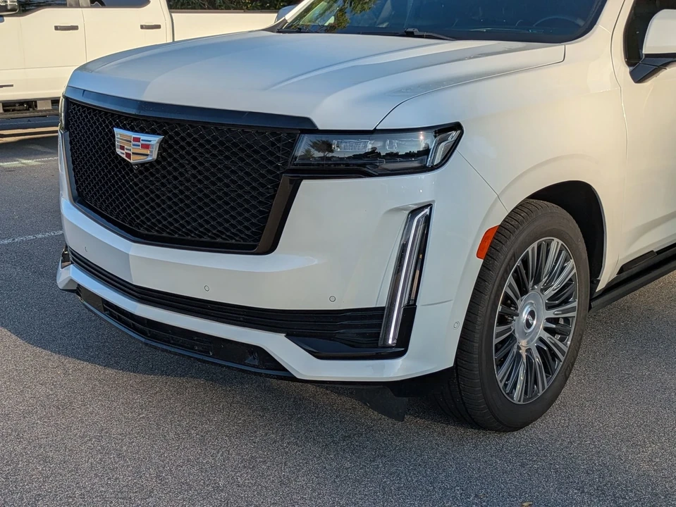 2022 Cadillac Escalade 5th Gen - Image 10 of 12