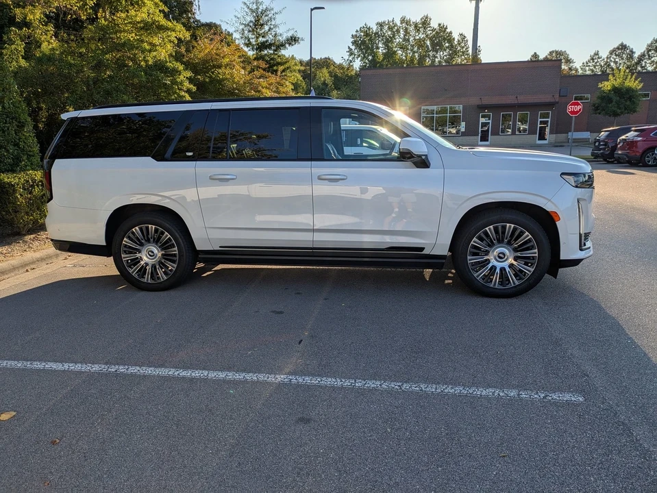 2022 Cadillac Escalade 5th Gen - Image 3 of 12