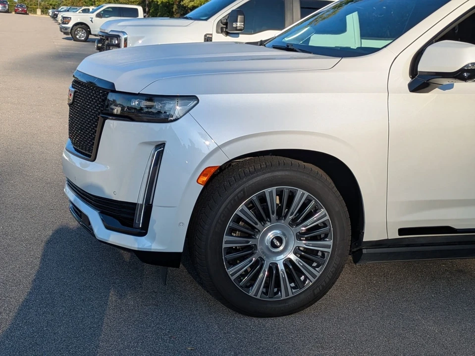 2022 Cadillac Escalade 5th Gen - Image 11 of 12