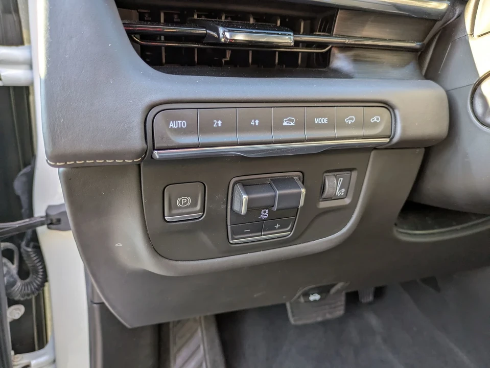 2022 Cadillac Escalade 5th Gen - Image 17 of 21