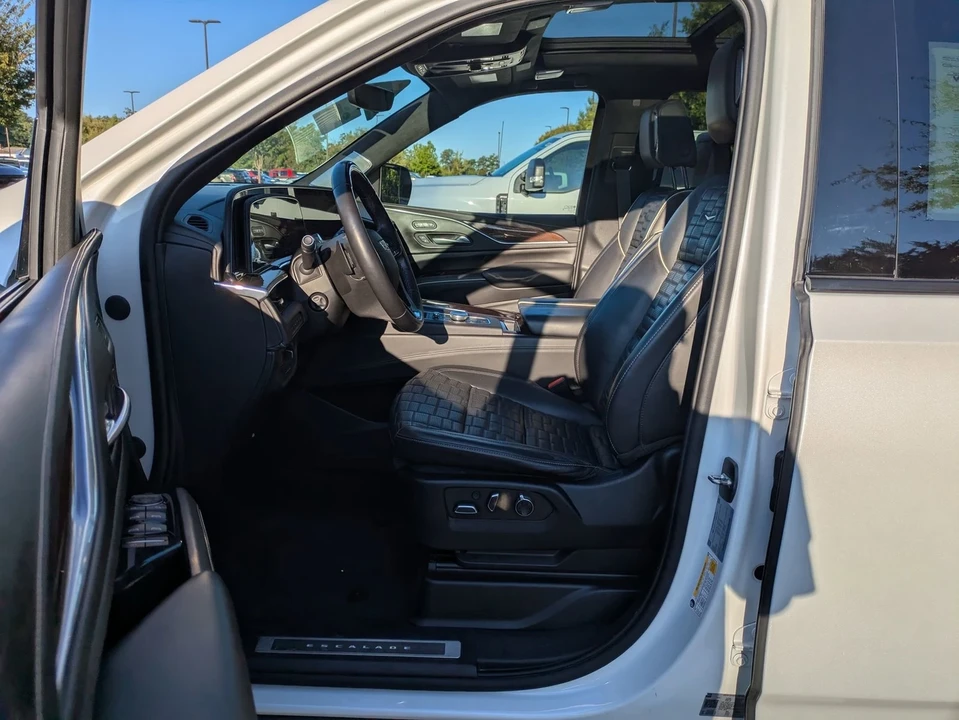 2022 Cadillac Escalade 5th Gen - Image 12 of 21