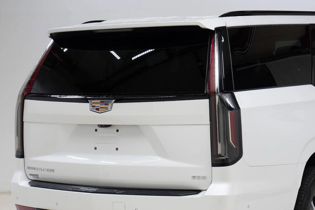 2022 Cadillac Escalade 5th Gen - Image 11 of 12