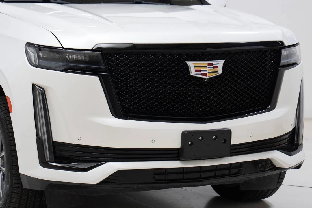 2022 Cadillac Escalade 5th Gen - Image 9 of 12