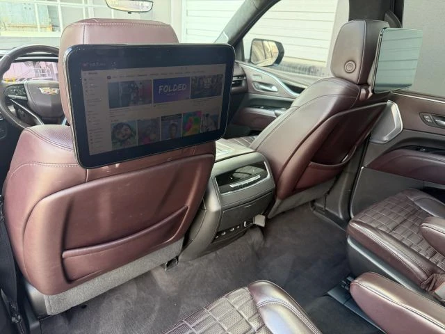 2022 Cadillac Escalade 5th Gen - Image 17 of 21