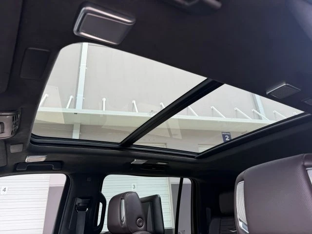 2022 Cadillac Escalade 5th Gen - Image 12 of 21