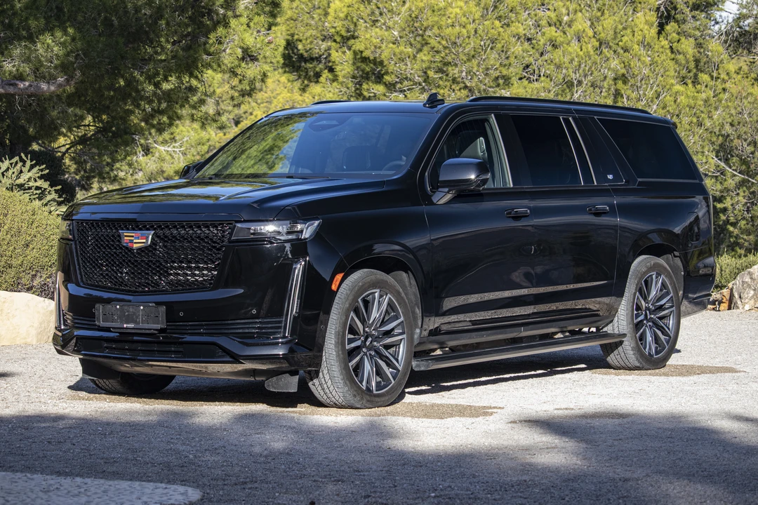 2022 Cadillac Escalade 5th Gen - Image 12 of 31