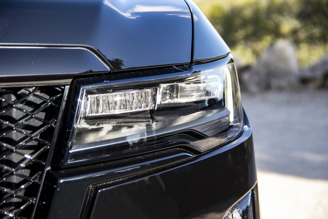 2022 Cadillac Escalade 5th Gen - Image 24 of 31