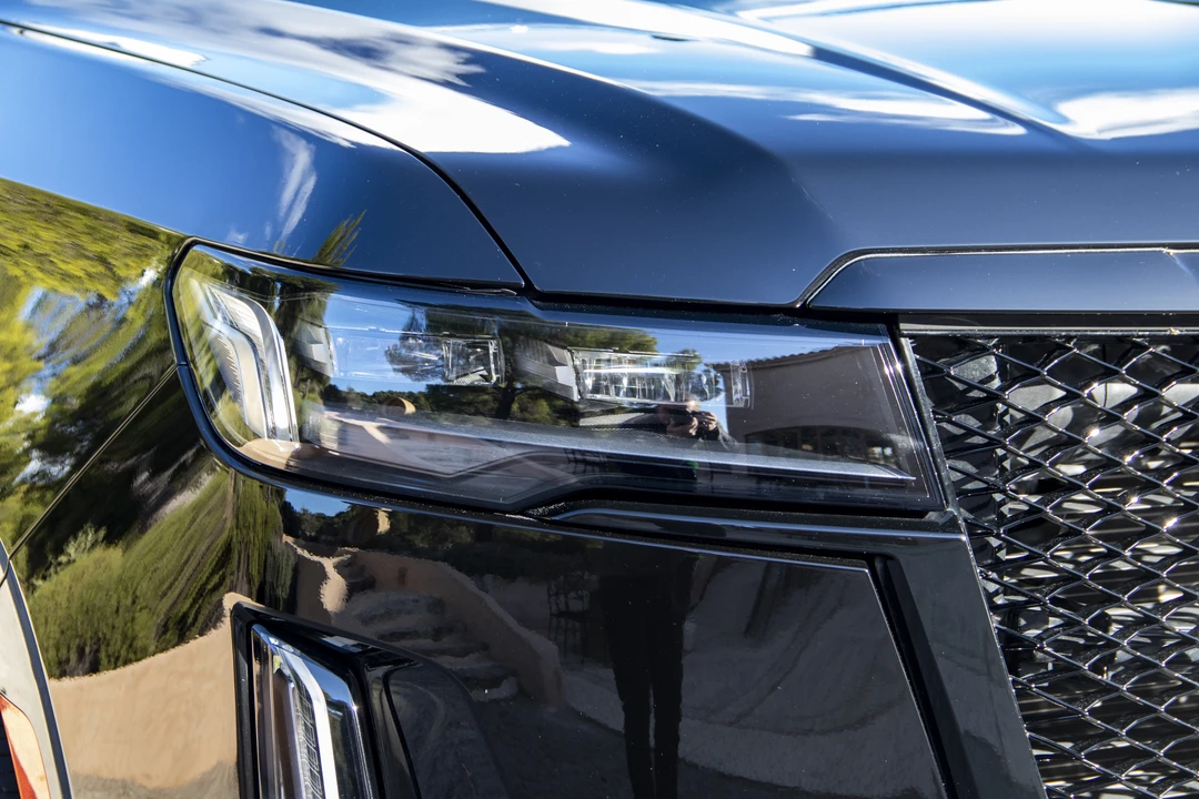 2022 Cadillac Escalade 5th Gen - Image 25 of 31
