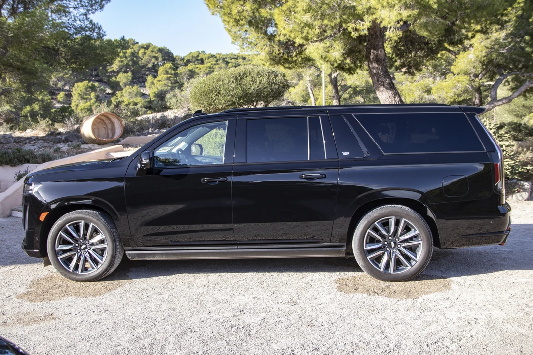 2022 Cadillac Escalade 5th Gen - Image 5 of 31