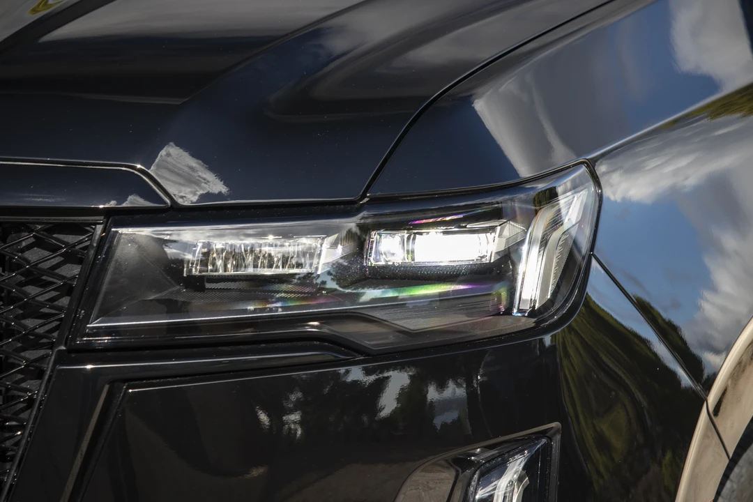 2022 Cadillac Escalade 5th Gen - Image 27 of 31