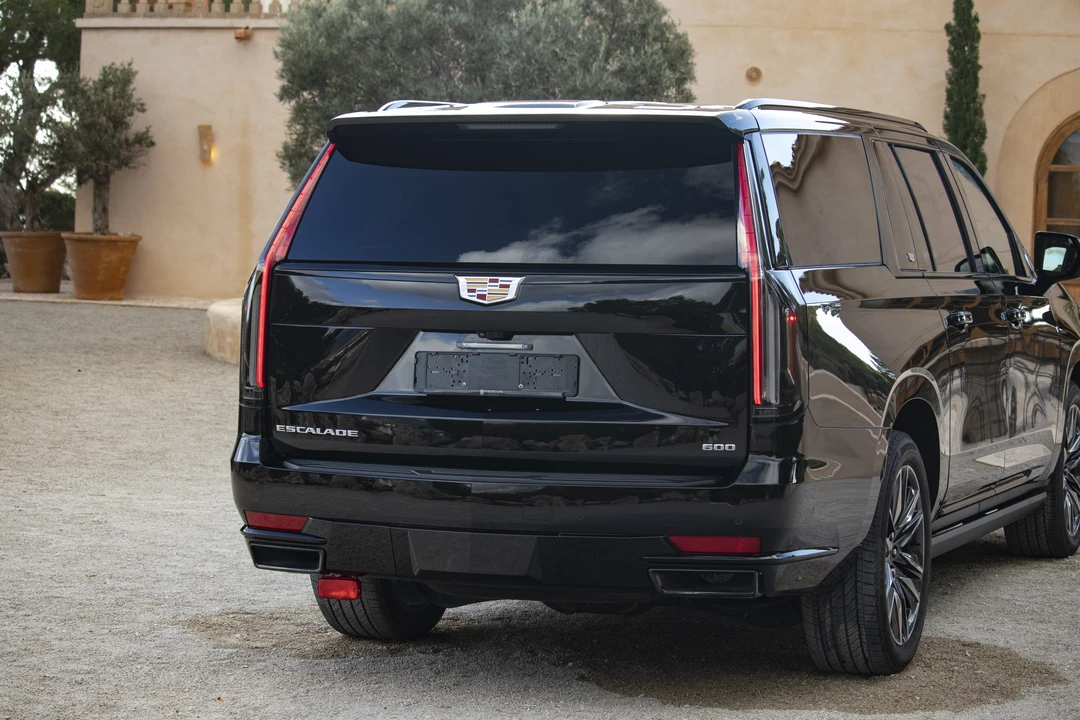 2022 Cadillac Escalade 5th Gen - Image 29 of 31