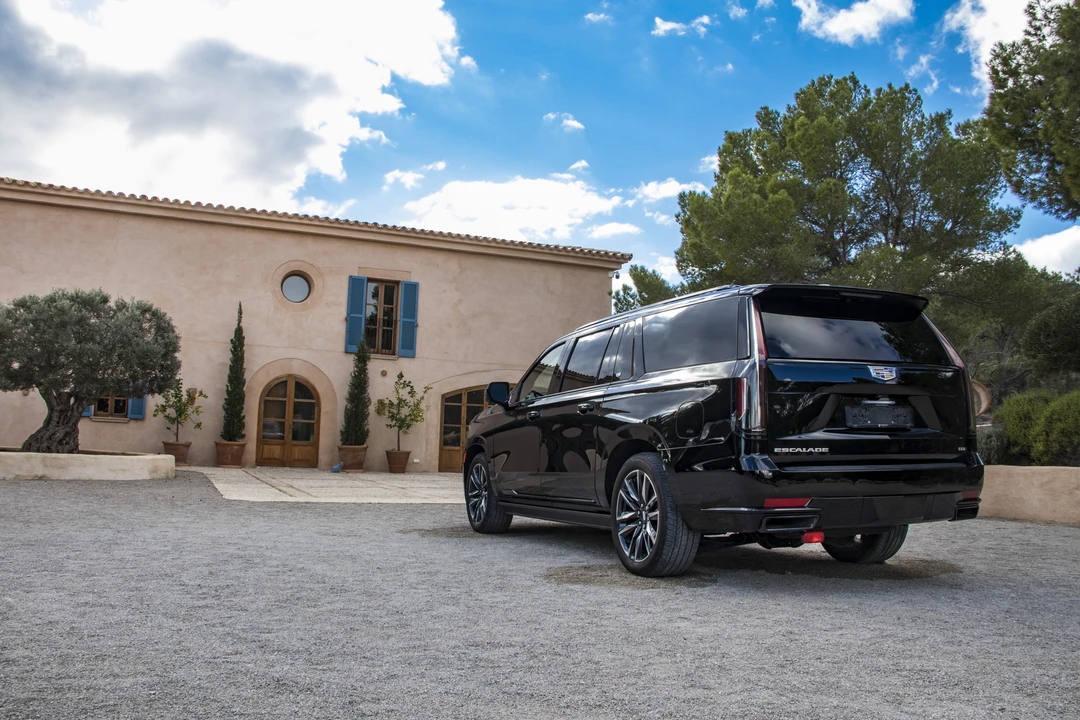 2022 Cadillac Escalade 5th Gen - Image 20 of 31