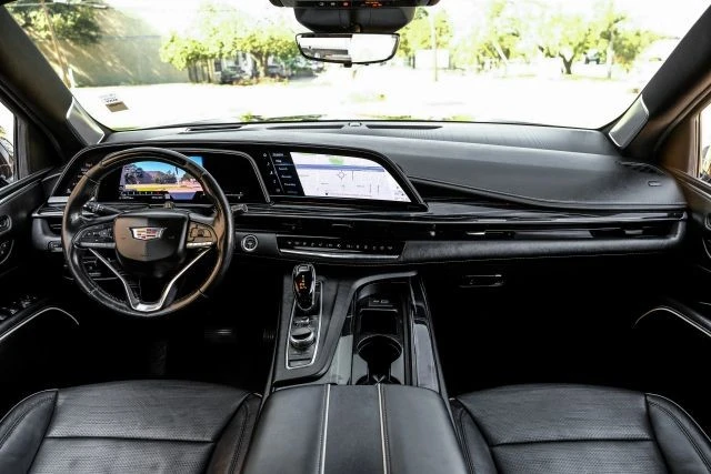 2022 Cadillac Escalade 5th Gen - Image 18 of 21
