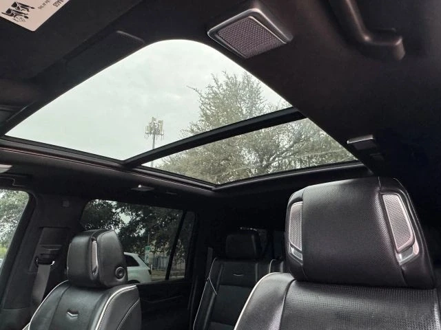 2022 Cadillac Escalade 5th Gen - Image 17 of 21