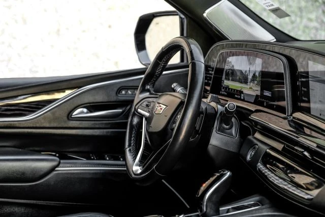 2022 Cadillac Escalade 5th Gen - Image 18 of 21