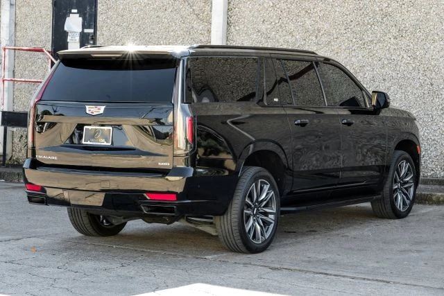 2022 Cadillac Escalade 5th Gen - Image 11 of 21