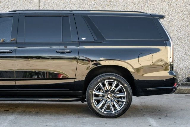 2022 Cadillac Escalade 5th Gen - Image 16 of 21