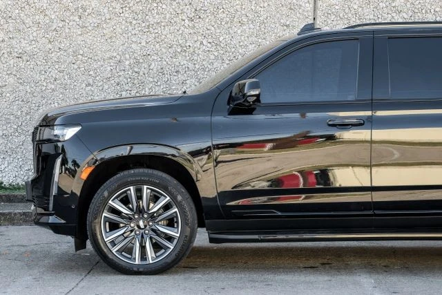 2022 Cadillac Escalade 5th Gen - Image 15 of 21