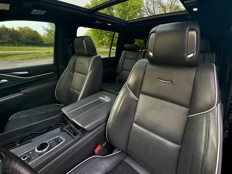 2022 Cadillac Escalade 5th Gen - Image 12 of 31