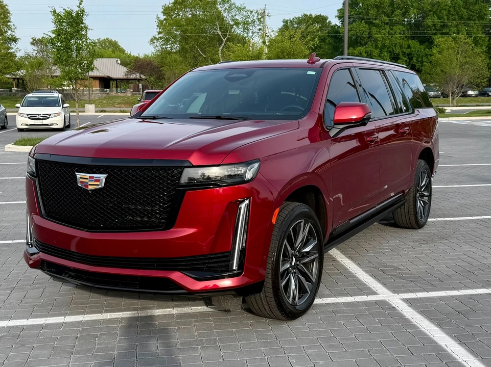 2022 Cadillac Escalade 5th Gen - Image 2 of 31