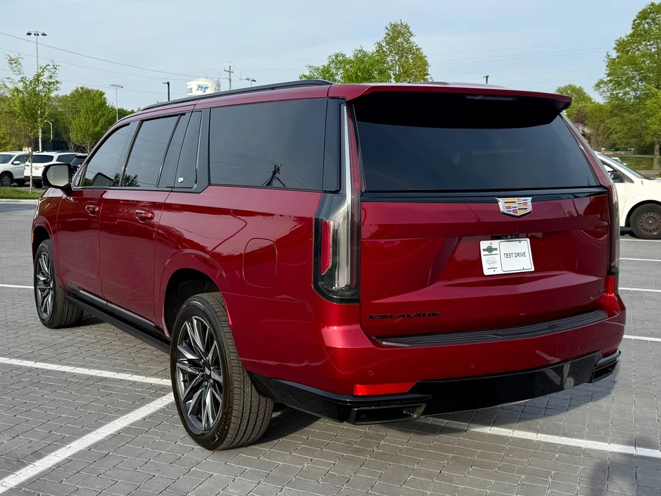 2022 Cadillac Escalade 5th Gen - Image 4 of 31