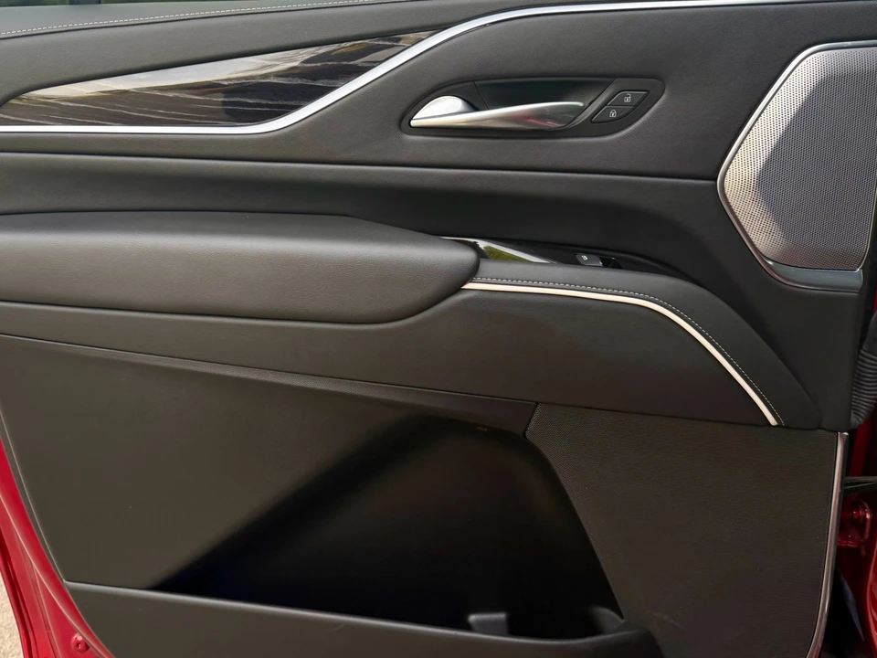 2022 Cadillac Escalade 5th Gen - Image 19 of 31
