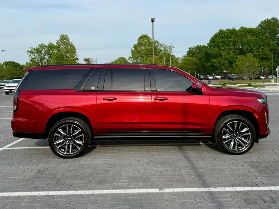 2022 Cadillac Escalade 5th Gen - Image 7 of 31