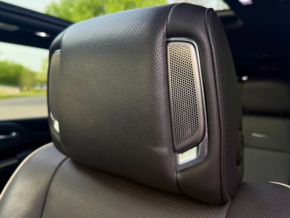 2022 Cadillac Escalade 5th Gen - Image 16 of 31