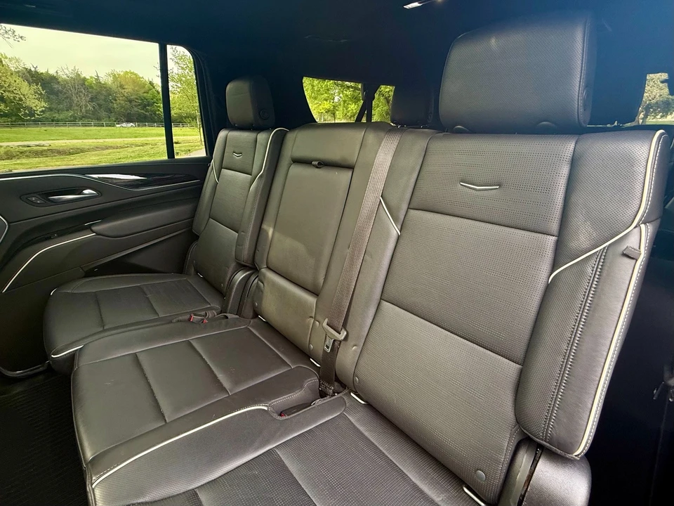 2022 Cadillac Escalade 5th Gen - Image 22 of 31