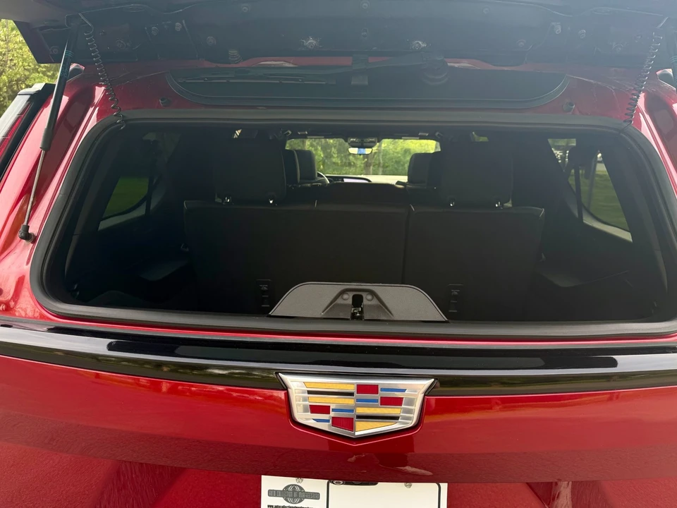 2022 Cadillac Escalade 5th Gen - Image 28 of 31