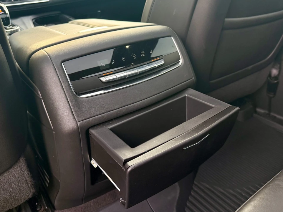 2022 Cadillac Escalade 5th Gen - Image 24 of 31