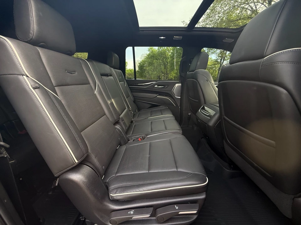 2022 Cadillac Escalade 5th Gen - Image 30 of 31
