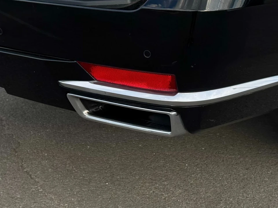 2022 Cadillac Escalade 5th Gen - Image 18 of 21