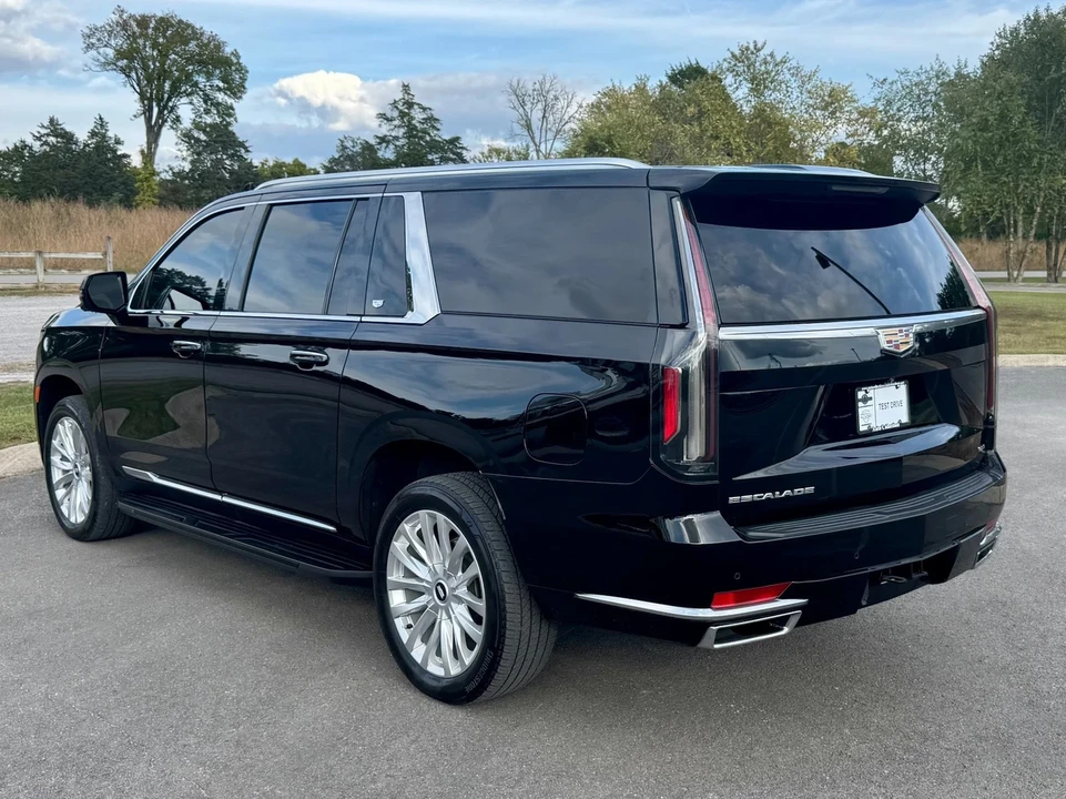 2022 Cadillac Escalade 5th Gen - Image 4 of 21