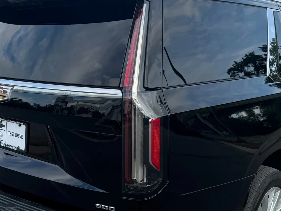 2022 Cadillac Escalade 5th Gen - Image 16 of 21