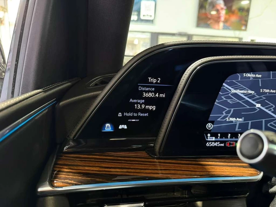 2022 Cadillac Escalade 5th Gen - Image 17 of 21