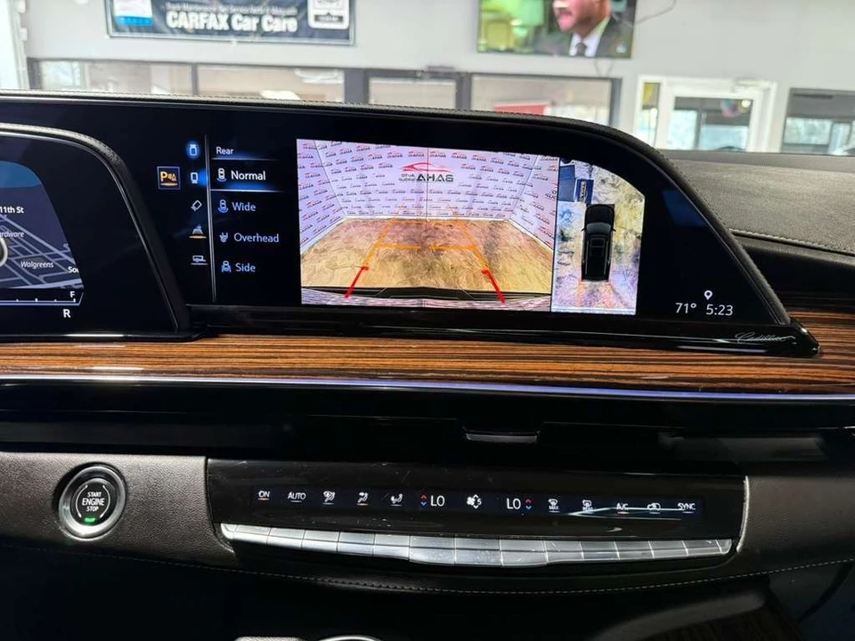 2022 Cadillac Escalade 5th Gen - Image 19 of 21