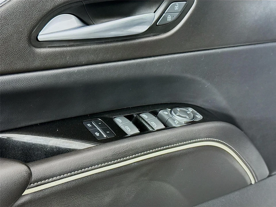 2022 Cadillac Escalade 5th Gen - Image 16 of 21