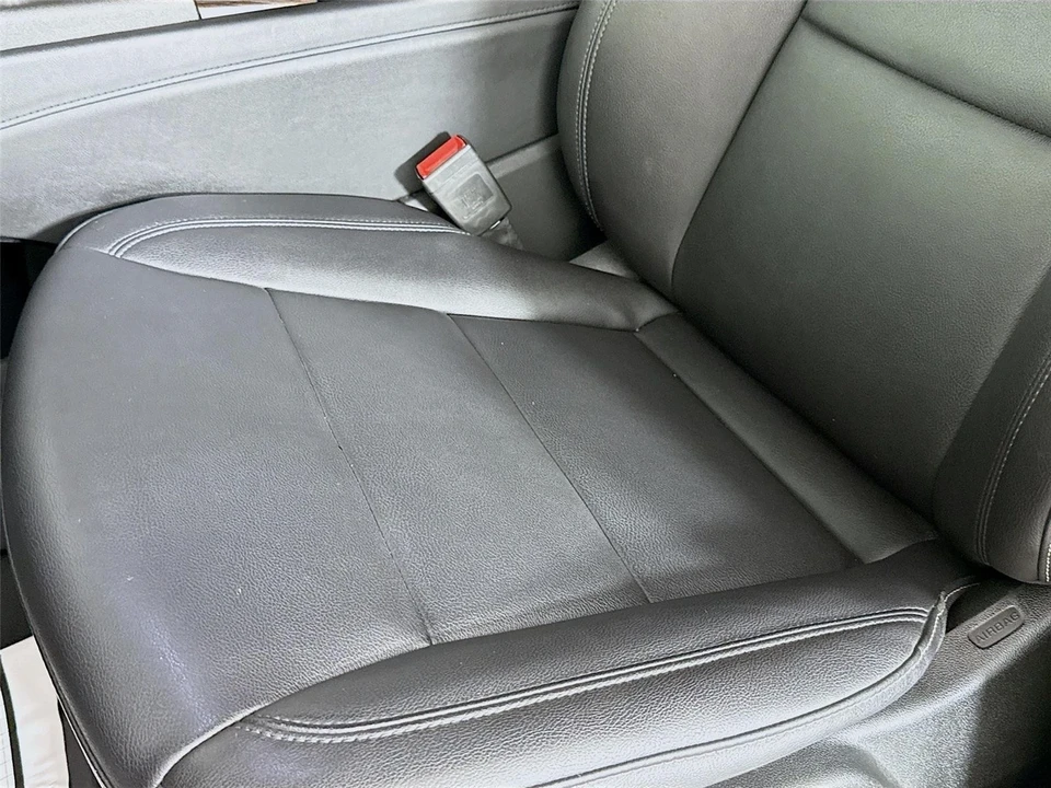 2022 Cadillac Escalade 5th Gen - Image 18 of 21