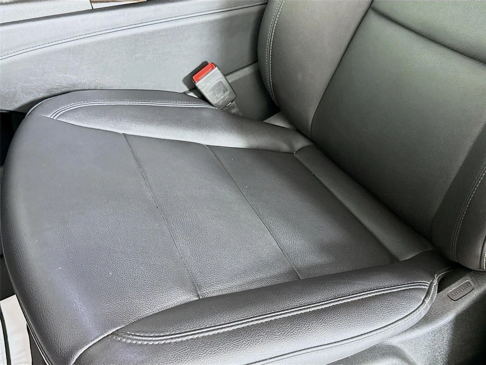 2022 Cadillac Escalade 5th Gen - Image 18 of 21