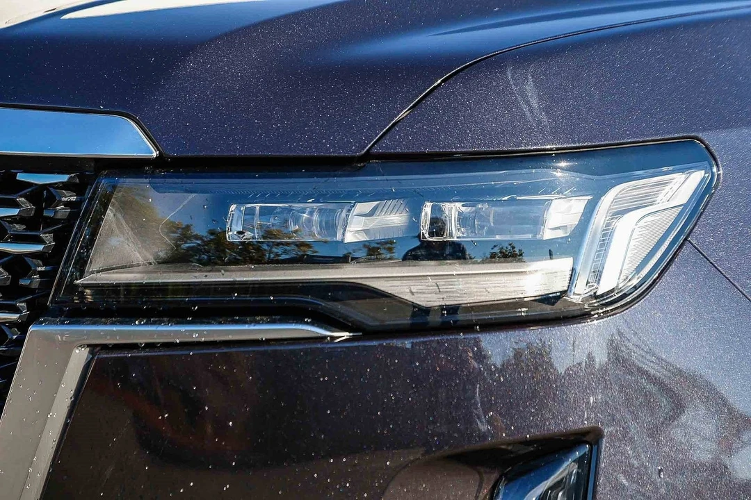 2022 Cadillac Escalade 5th Gen - Image 7 of 12
