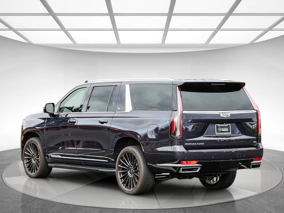 2022 Cadillac Escalade 5th Gen - Image 2 of 12