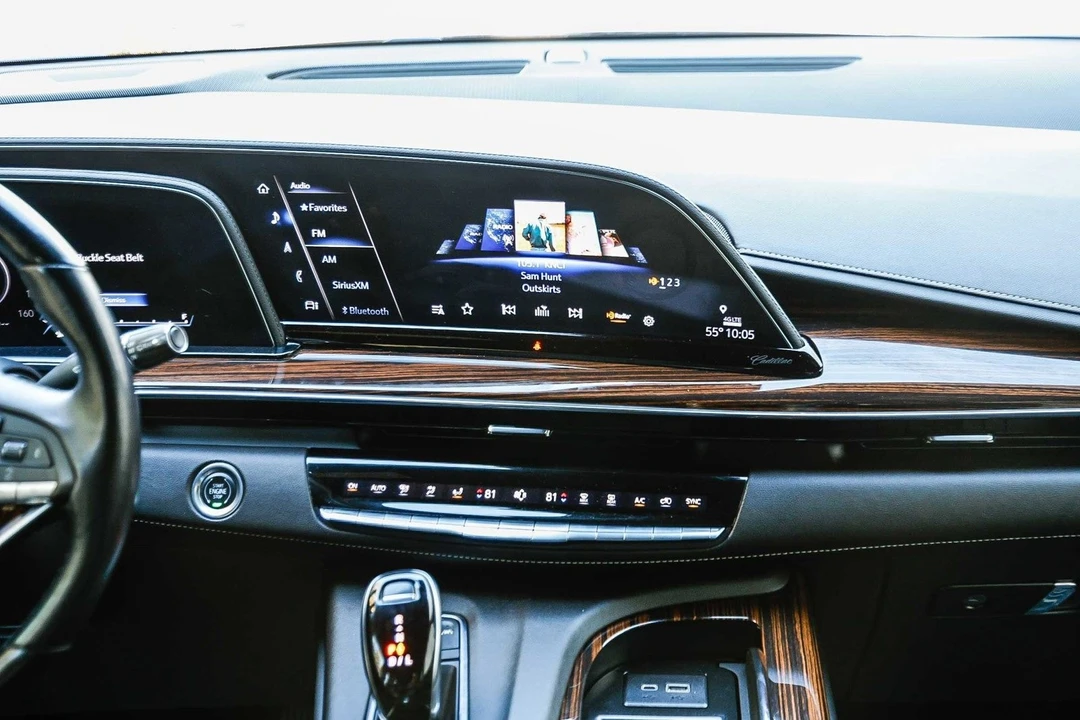 2022 Cadillac Escalade 5th Gen - Image 11 of 12