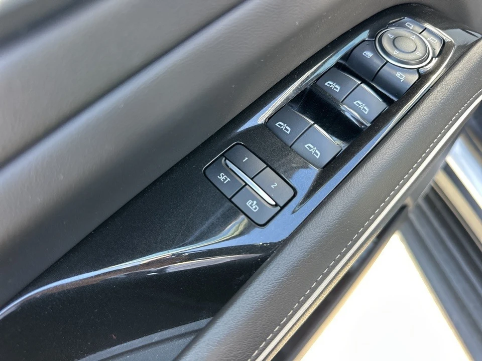2022 Cadillac Escalade 5th Gen - Image 11 of 12