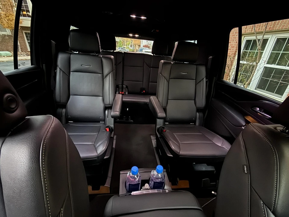 2022 Cadillac Escalade 5th Gen - Image 17 of 17