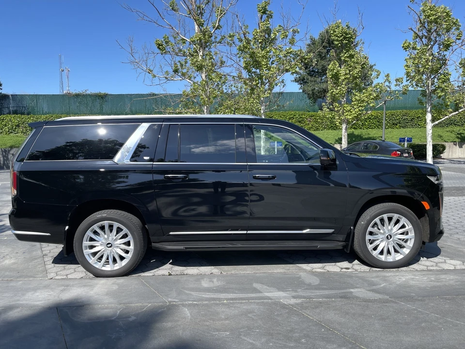 2022 Cadillac Escalade 5th Gen - Image 4 of 17