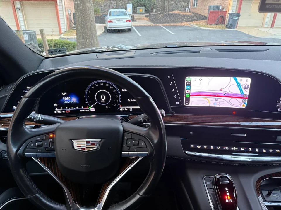 2022 Cadillac Escalade 5th Gen - Image 8 of 17