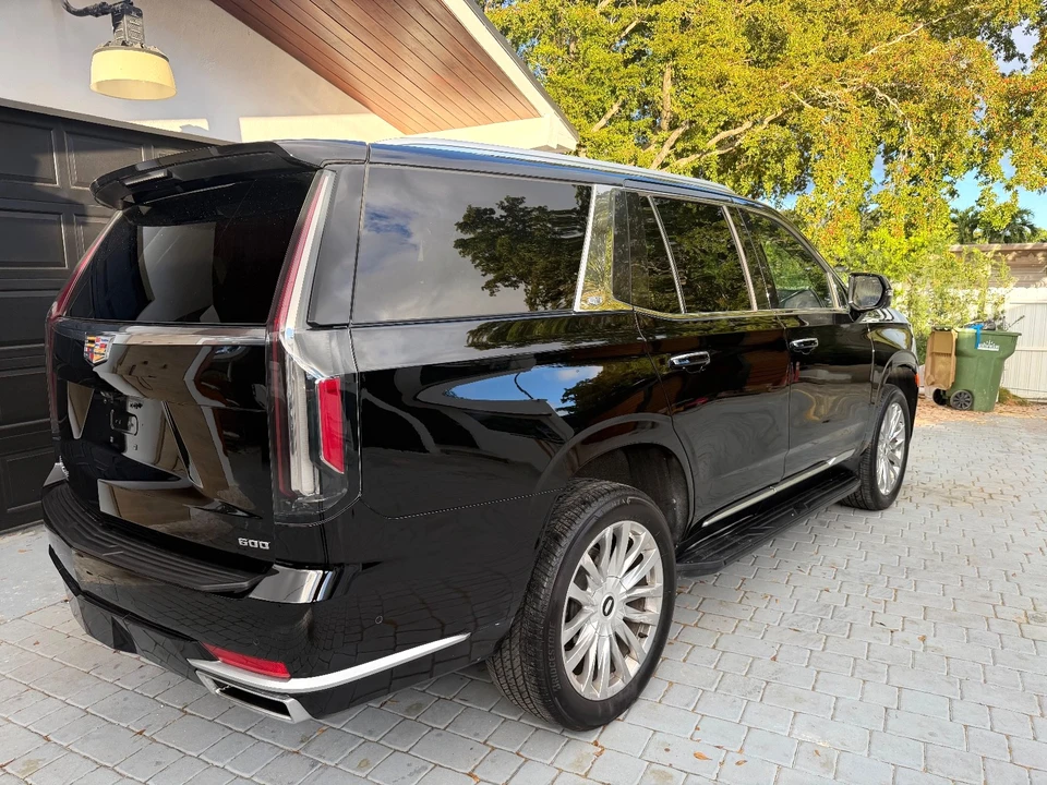 2022 Cadillac Escalade 5th Gen - Image 12 of 21